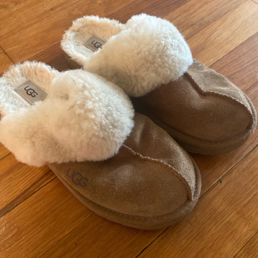 Uggs slippers